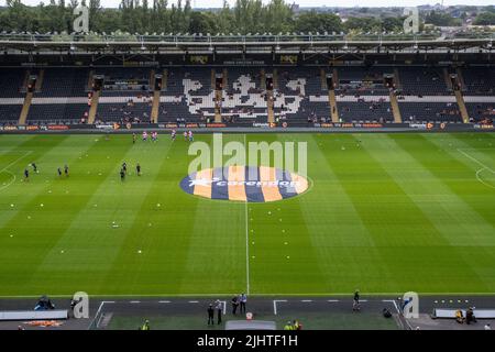 Hull, Großbritannien. 20.. Juli 2022. Der Platz wird vor dem heutigen Corendon Cup in Hull, Großbritannien, am 7/20/2022 vorbereitet. (Foto von James Heaton/News Images/Sipa USA) Quelle: SIPA USA/Alamy Live News Stockfoto