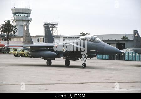 F-15 Adler auf dem Asphalt bei MCAS Miramar in San Diego, Kalifornien Stockfoto