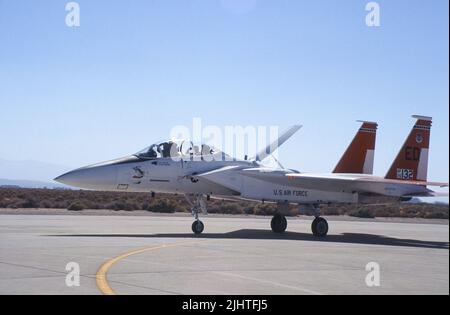 F-15 Taxis auf dem Luftwaffenstützpunkt Edwards Stockfoto