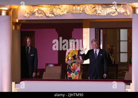 Prinz Lorenz, Königin Mathilde von Belgien und König Philippe - Filip von Belgien im Bild bei einem Konzert am Vorabend des belgischen Nationaltages, Mittwoch, 20. Juli 2022, in Bozar in Brüssel. BELGA FOTO HATIM KAGHAT Stockfoto