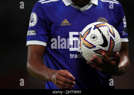 Der neue 2022/23 Nike Flight Premier League Matchball während eines Freundschaftsspiel vor der Saison im MKM Stadium, Kingston upon Hull. Bilddatum: Mittwoch, 20. Juli 2022. Stockfoto