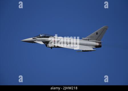 Italienische Luftwaffe Eurofighter Typhoon zeigt auf der Royal International Air Tattoo RAF Fairford 2022 Stockfoto