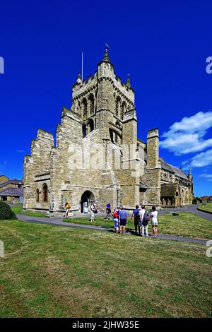 Hartlepool Headland St Hildas 12. Jahrhundert Kirche Blick vor drei Viertel mit tiefblauem Himmel und kleine Cumulus Wolke Stockfoto