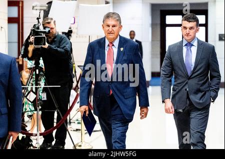 Washington, Usa. 20.. Juli 2022. Der US-Senator Joe Manchin (D-WV) kommt zu einer Rede der First Lady der Ukraine. Kredit: SOPA Images Limited/Alamy Live Nachrichten Stockfoto