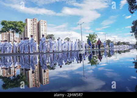 Bogota, Kolumbien. 20. August 2022. Militär- und Polizeiparade am 20. Juli zum Gedenken an den 212.. Jahrestag des Unabhängigkeitstages Kolumbiens. (Bild: © Daniel Garzon Herazo/ZUMA Press Wire) Stockfoto