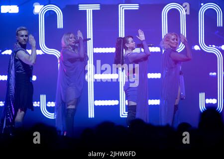 Steps treten am 8. November 2021 in der utilita Arena, Newcastle, auf ihrer „What The Future Holds 2021 Tour“ auf. Mit: Steps, Ian H Watkins, faye Tozer, Lisa Scott-Lee, Claire Richards wo: Newcastle, Großbritannien Wann: 08 Nov 2021 Credit: Graham Finney/WENN Stockfoto