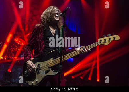 LONDON, ENGLAND: Dead Daisies treten im Shepherds Bush Empire auf mit: Glenn Hughes wo: London, Großbritannien Wann: 10 Nov 2021 Credit: Neil Lupin/WENN Stockfoto