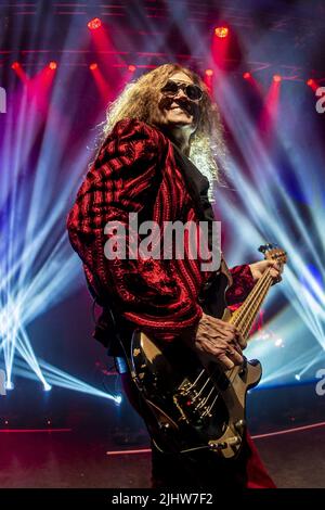 LONDON, ENGLAND: Dead Daisies treten im Shepherds Bush Empire auf mit: Glenn Hughes wo: London, Großbritannien Wann: 10 Nov 2021 Credit: Neil Lupin/WENN Stockfoto
