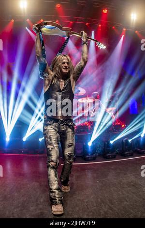 LONDON, ENGLAND: Dead Daisies treten im Shepherds Bush Empire auf mit: Doug Aldrich wo: London, Großbritannien Wann: 10 Nov 2021 Credit: Neil Lupin/WENN Stockfoto