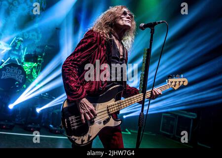 LONDON, ENGLAND: Dead Daisies treten im Shepherds Bush Empire auf mit: Glenn Hughes wo: London, Großbritannien Wann: 10 Nov 2021 Credit: Neil Lupin/WENN Stockfoto