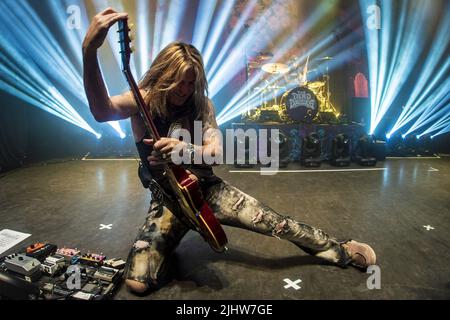 LONDON, ENGLAND: Dead Daisies treten im Shepherds Bush Empire auf mit: Doug Aldrich wo: London, Großbritannien Wann: 10 Nov 2021 Credit: Neil Lupin/WENN Stockfoto