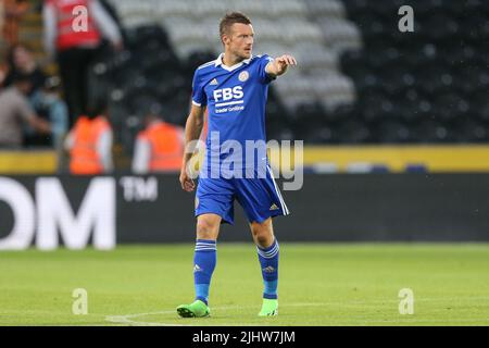 Hull, Großbritannien. 20.. Juli 2022. Jamie Vardy #9 von Leicester City während des Spiels in Hull, Vereinigtes Königreich am 7/20/2022. (Foto von David Greaves/News Images/Sipa USA) Quelle: SIPA USA/Alamy Live News Stockfoto