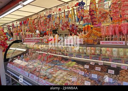 Rock-Bars in einem Southport Seaside Rock Shop, Sefton, Merseyside, Lancashire, England, UK, PR8 Stockfoto