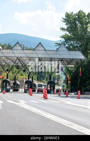 Fraga de Moles, Spanien. 2022 Juli 20 . Hispanic - andorranische Grenze, die die Länder Andorra und Spanien im Sommer 2022 teilt. Stockfoto