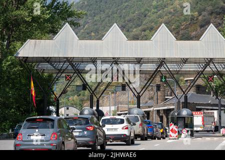 Fraga de Moles, Spanien. 2022 Juli 20 . Hispanic - andorranische Grenze, die die Länder Andorra und Spanien im Sommer 2022 teilt. Stockfoto