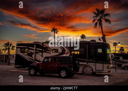 Yuma, AZ, USA - 9. Nov 2021: Genießen Sie die fesselnde Aussicht von unserem Wohnmobil Stockfoto