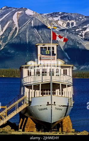 Eine Vorderansicht des M.V. Tarahne, ein See-Boot Anfang 1900s in Atlin, British Columbia, Kanada. Stockfoto