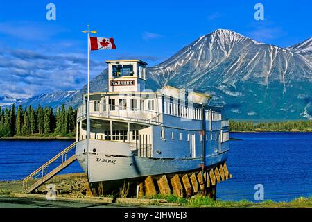 Eine Vorderansicht des M.V. Tarahne, ein See-Boot Anfang 1900s in Atlin, British Columbia, Kanada. Stockfoto