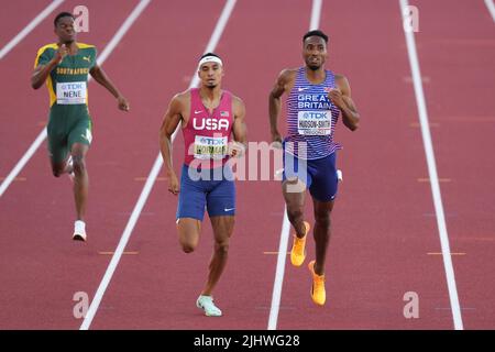 Der britische Matthew Hudson-Smith (rechts) und der US-Amerikaner Michael Norman beim Halbfinale der Männer 400m am sechsten Tag der Leichtathletik-Weltmeisterschaften im Hayward Field, University of Oregon in den Vereinigten Staaten von Amerika. Bilddatum: Mittwoch, 20. Juli 2022. Stockfoto