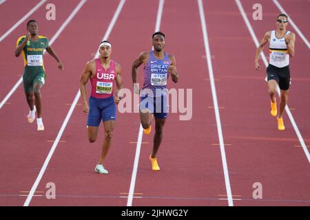 Der britische Matthew Hudson-Smith (zweite rechts) und der US-Amerikaner Michael Norman (zweite links) während des Halbfinales der Männer 400m am sechsten Tag der Leichtathletik-Weltmeisterschaften im Hayward Field, University of Oregon in den Vereinigten Staaten von Amerika. Bilddatum: Mittwoch, 20. Juli 2022. Stockfoto