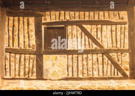 Typische Architektur. Canales de la Sierra. Naturpark Alto Najerilla. La Rija. Spanien. Europa Stockfoto