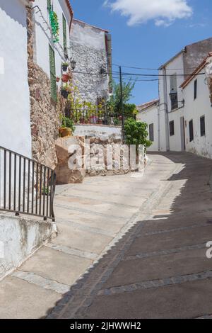 Magacela Historisches Ensemble, Badajoz, Extremadura, Spanien. Charakteristische Häuser, die aus dem 16.. Jahrhundert stammen Stockfoto