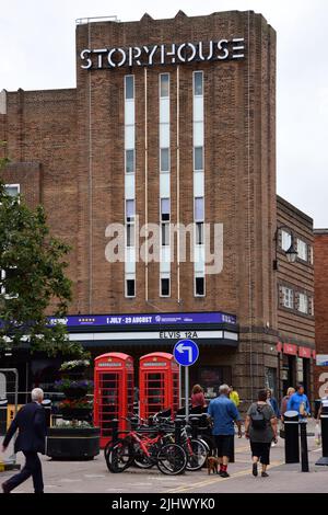 Chester, Großbritannien; 3. Juli 2022; Eine allgemeine Straßenszene in der Northgate Street, neben dem Storybouse Theatre. Stockfoto