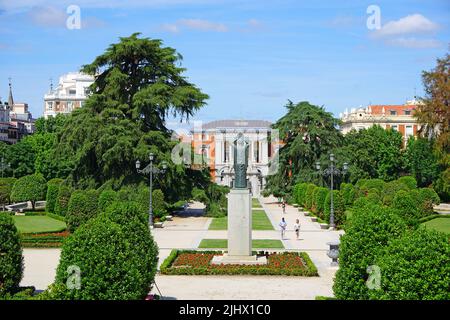 Der Buen Retiro Park,Parque del Buen Retiro in Madrid, Spanien.El Retiro gehörte zuerst der spanischen Monarchie an.Ende des 19.. Jahrhunderts wurde es ein öffentlicher Park. Stockfoto