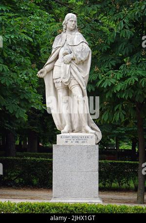 Statue von Ramon Berenguer IV.1114-1162.Graf von Barcelona.das Hotel liegt im Buen Retiro Park,Parque del Buen Retiro in Madrid, Spanien.El Retiro gehörte zuerst der spanischen Monarchie.Ende 19. Jahrhundert wurde es ein öffentlicher Park. Stockfoto