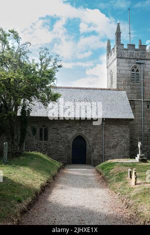 Außenansicht der St. Mawnan und St. Stephen's Church, Mawnan, Cornwall Stockfoto