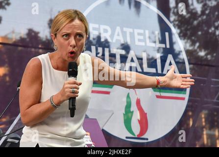 Rom, Italien. 20.. Juli 2022. Rom, Giorgia Meloni Ihre Rede auf der Demonstration der Brüder Italiens auf der Piazza Vittorio in Rom Bild: Kredit: Unabhängige Fotoagentur/Alamy Live News Stockfoto