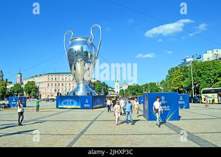 Symbol für den UEFA Champions League Final CUP in Kiew, Ukraine . Das Finale des FC Real Madrid und des FC Liverpool findet vom 24. Bis 26. Mai 2018 statt. Stockfoto