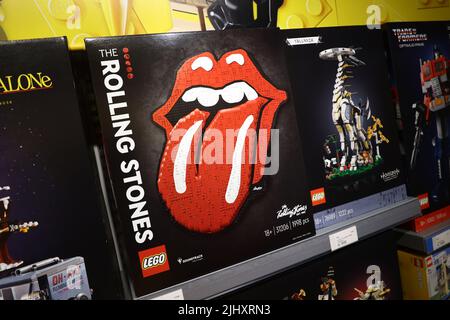 LEGO Store, Mall of Scandinavia, in der Stadt Stockholm, Schweden. Auf dem Bild: Neues lego, 'The Rolling Stones'. Stockfoto