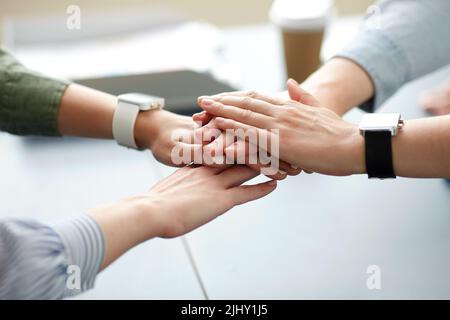 Nahaufnahme der Business Team stapeln Hände Stockfoto