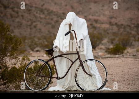 Geist und Fahrrad, Rhyolite, Nevada Stockfoto