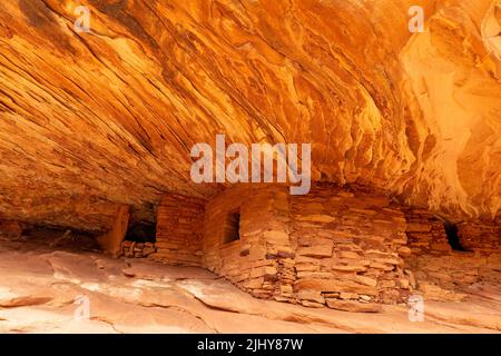 Haus in Brand, Mule Canyon, Cedar Mesa, Arizona Stockfoto