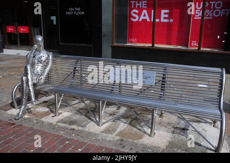 Tribut an den NHS für die Pandemie. Fußgängerzone, East Street, Chichester. Stockfoto