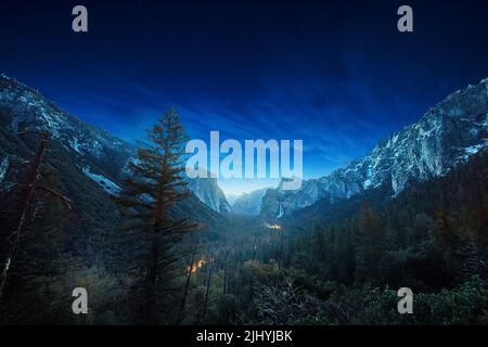 Yosemite vom Tunnel Blick direkt vor Sonnenaufgang mit friedlichen Farben Stockfoto