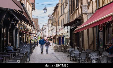 Troyes, Frankreich -5. Mai 2022: Mittelalterliche Altstadt von Troyes Grand Est im Nordosten Frankreichs Stockfoto