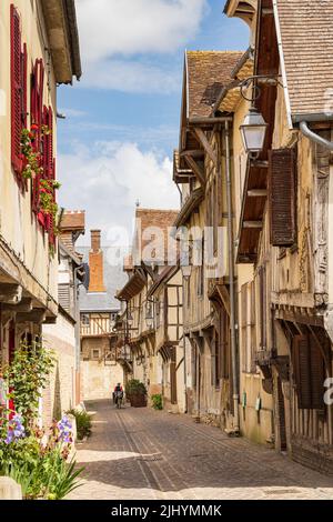 Troyes, Frankreich -5. Mai 2022: Mittelalterliche Altstadt von Troyes Grand Est im Nordosten Frankreichs Stockfoto