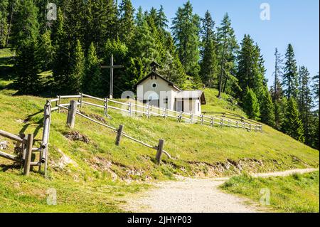 Die Hütte - Malga Romeno, am Fuße des Roenbergs, italienische dolomiten - Trentino-Südtirol, norditalien - Stockfoto