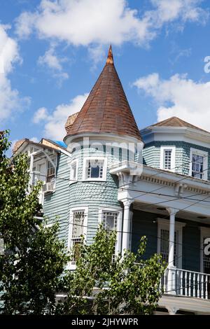 Viktorianisches Haus in New Orleans. Blue Old Historic Home. Stockfoto