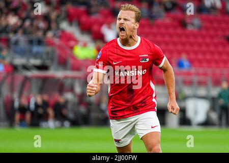 ALKMAAR - Dani de Wit von AZ Alkmaar feiert den 1-0 im zweiten Heat des Conference League-Spiels zwischen AZ und FK Tuzla City am 21. Juli 2022 im AFAS-Stadion in Alkmaar, Niederlande. ANP ED DER POL Stockfoto