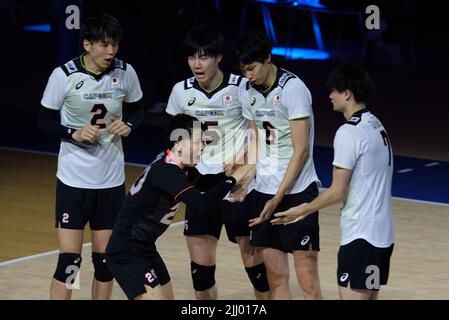 Bologna, Italien. 21.. Juli 2022. Japan-Team während der Volleyball Nations League Mann - Viertelfinale - Frankreich gegen Japan, Volleyball-Veranstaltungen in Bologna, Italien, Juli 21 2022 Quelle: Independent Photo Agency/Alamy Live News Stockfoto