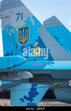 SIAULIAI / LITAUEN - 27. Juli 2019: Die Luftwaffe der Ukraine, Sukhoi Su-27, ist auf der Flugschau Falcon Wings 2019 in Siauliai A stationäre Kampfjet-Flugzeuge Stockfoto