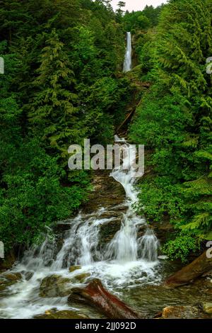 Rainbow Falls am Harrison Lake in der Cascade Bay Area, British Columbia, Kanada Stockfoto