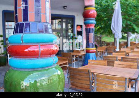 11.07.2022, Deutschland, Magdeburg, Historische Grüne Zitadelle, Hundertwassergebäude Stockfoto