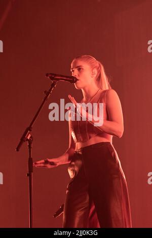 London Grammar live im Alexandra Palace in London, Großbritannien mit: Hannah Reid wo: London, Großbritannien Wann: 12 Nov 2021 Credit: Louise Morris/WENN Stockfoto