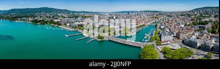 Panoramablick über die Stadt Zürich in der Schweiz von oben Stockfoto