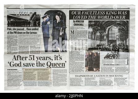 Eine Reproduktion einer Daily Mail Doppelseite, die über Prinzessin Elizabeth zum Zeitpunkt des Todes ihres Vaters (König George VI.) und ihres Beitritts zum t Stockfoto